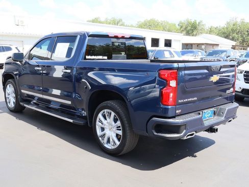 Used 2023 Chevrolet Silverado 1500 High Country w/ High Country Premium Package AWD/4WD image 7