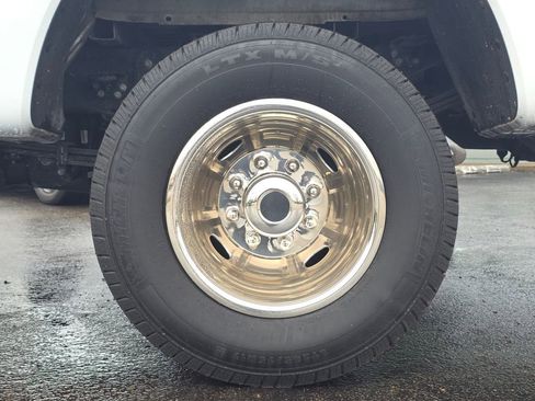 Used 2024 Ford F350 XLT image 9