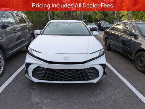 Used 2026 Toyota Camry SE w/ Convenience Package FWD image 2