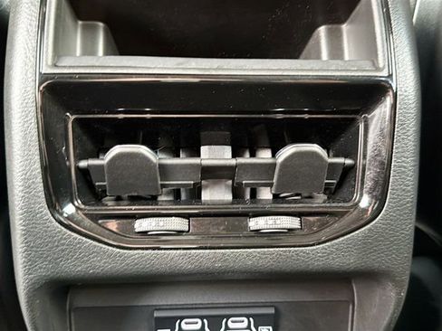 Used 2023 Jeep Grand Cherokee Laredo AWD/4WD image 23
