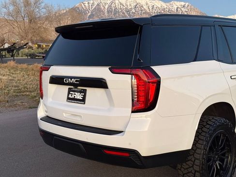 Used 2023 GMC Yukon SLT image 10