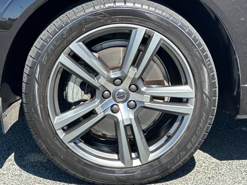 Used 2021 Volvo XC60 T6 Momentum AWD/4WD image 26
