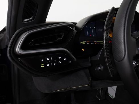Used 2024 Ferrari 296 GTB RWD image 32