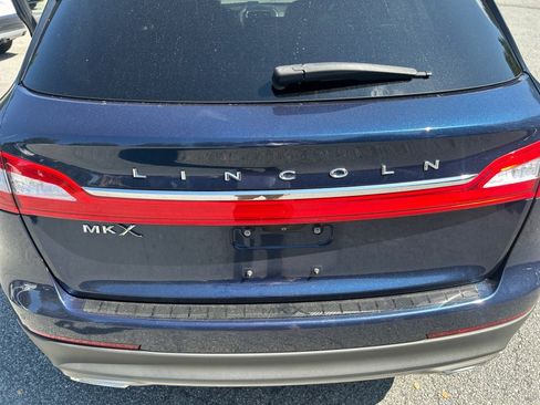 Used 2017 Lincoln MKX Reserve w/ Driver Assistance Package FWD image 14