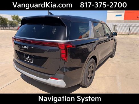 Certified 2026 Kia Carnival FWD image 4