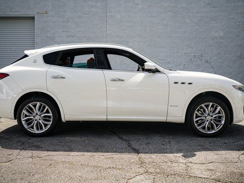 Used 2021 Maserati Levante S GranLusso image 17