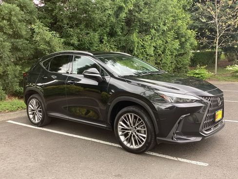 Used 2022 Lexus NX 350h AWD w/ Vision Package image 8