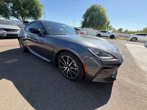 Used 2022 Toyota GR86 RWD image 13
