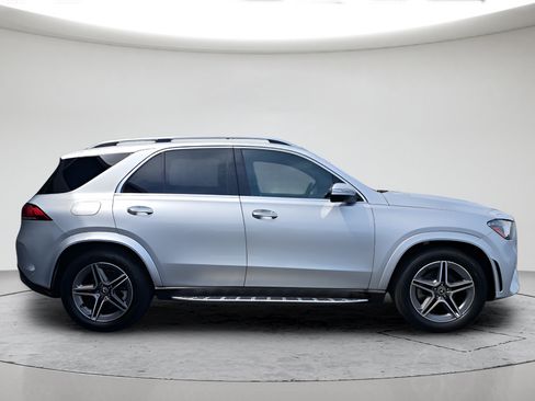Used 2021 Mercedes-Benz GLE 350 4MATIC image 2