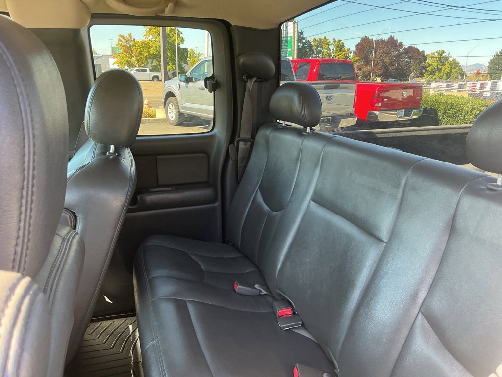 Used 2004 GMC Sierra 2500 SLT w/ Heavy-Duty Power Package AWD/4WD image 21