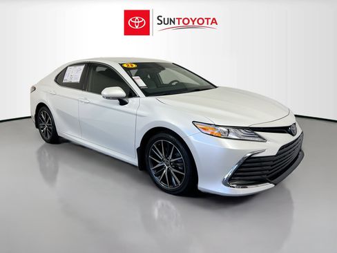 Used 2023 Toyota Camry XLE image 1