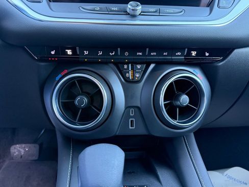 Certified 2024 Chevrolet Blazer LT w/ Convenience Package image 20