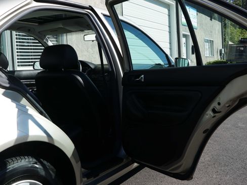 Used 2004 Volkswagen Jetta GLS image 27