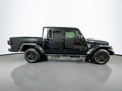 Used 2023 Jeep Gladiator Sport AWD/4WD image 4