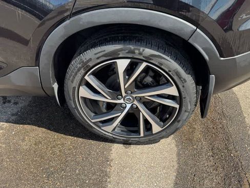 Used 2021 Volvo XC40 T5 R-Design w/ Climate Package image 12