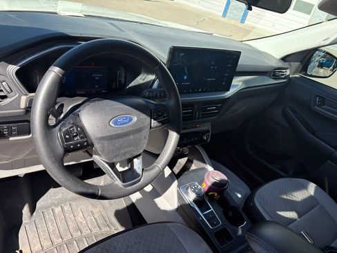 Used 2023 Ford Escape Active w/ Tech Pack #1 FWD image 19