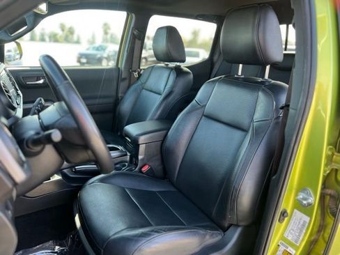 Used 2023 Toyota Tacoma TRD Off-Road w/ TRD Premium Off Road Package image 20