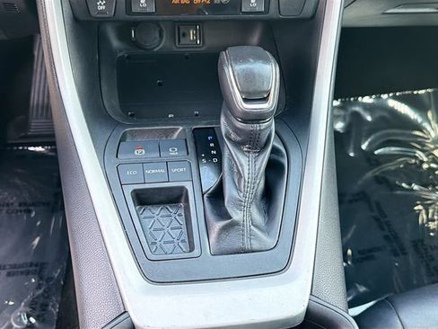 Used 2019 Toyota RAV4 XLE Premium w/ Cold Weather Package FWD image 15
