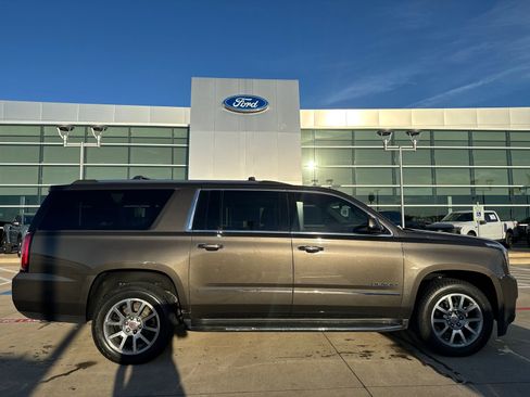 Used 2020 GMC Yukon XL Denali w/ Open Road Package image 6