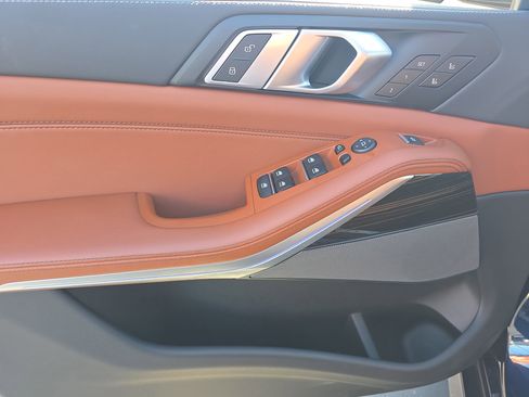 Used 2025 BMW X5 xDrive40i w/ Executive Package image 17