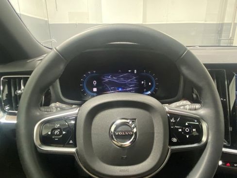 Used 2024 Volvo V60 B5 Cross Country Plus image 15