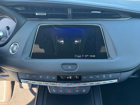 Certified 2023 Cadillac XT4 Premium Luxury w/ Cold Weather Package AWD/4WD image 20