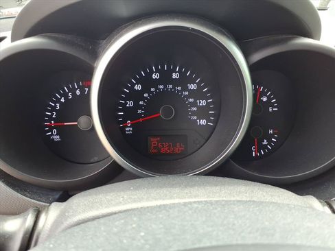 Used 2013 Kia Soul + w/ Audio Pkg FWD image 28