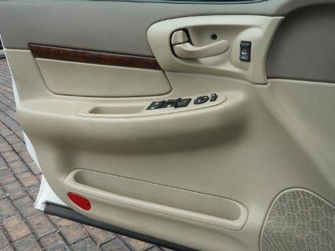 Used 2004 Chevrolet Impala LS w/ Preferred Equipment Group image 20