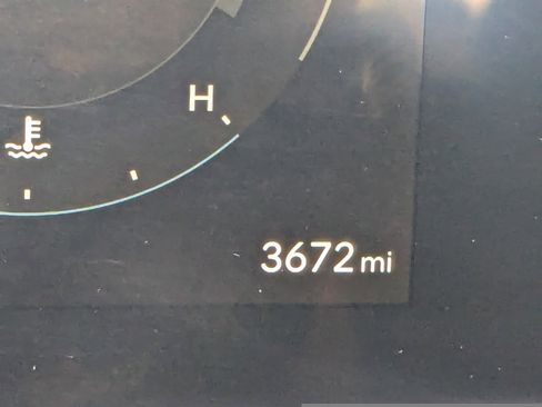 Used 2025 Hyundai Tucson Limited image 35