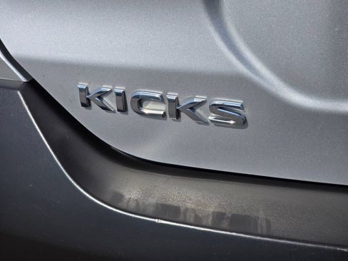 Used 2020 Nissan Kicks S FWD image 12