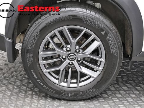Used 2023 Nissan Rogue S AWD/4WD image 30