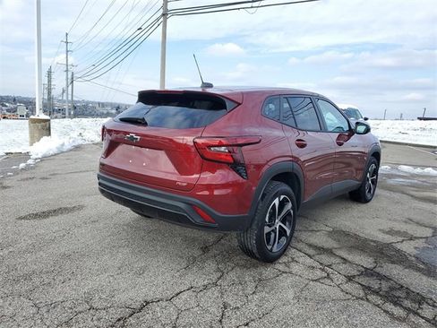 Used 2024 Chevrolet Trax RS image 4