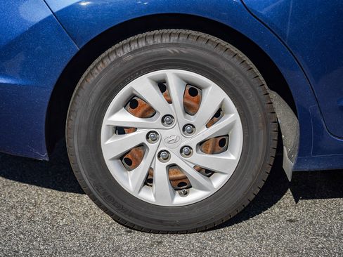 Used 2020 Hyundai Elantra SE image 13