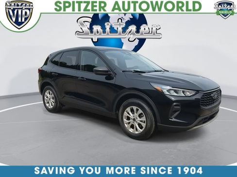 Used 2025 Ford Escape Active AWD/4WD image 2
