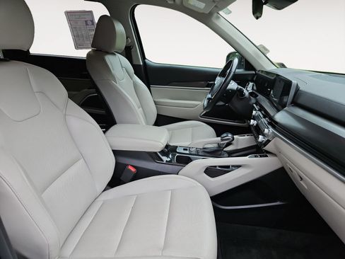 Used 2023 Kia Telluride S FWD image 15