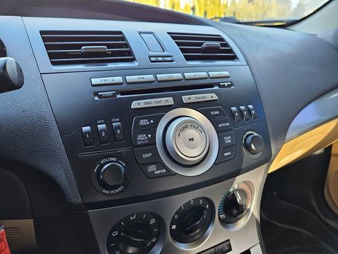 Used 2010 MAZDA MAZDA3 i Touring image 19
