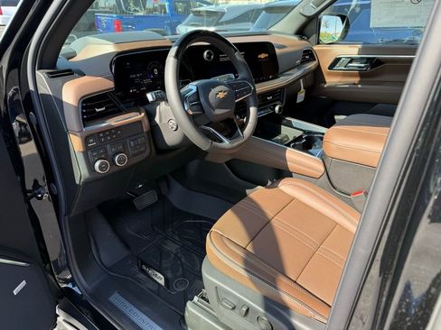 New 2026 Chevrolet Suburban High Country AWD/4WD image 19