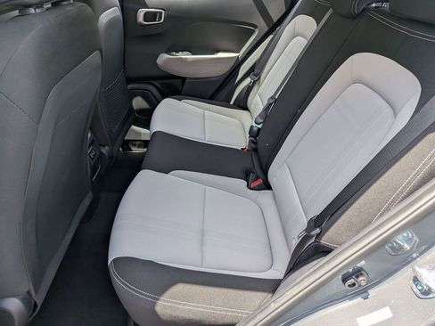 Used 2025 Hyundai Venue SEL FWD image 22