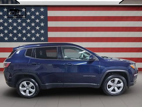 Used 2018 Jeep Compass Latitude w/ Popular Equipment Group AWD/4WD image 4