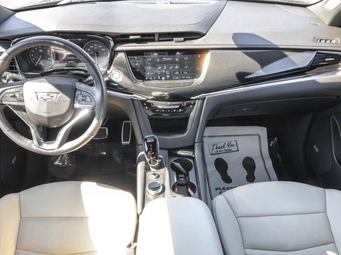 Used 2023 Cadillac XT6 Sport w/ Technology Package AWD/4WD image 34