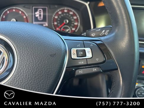 Used 2019 Volkswagen Jetta SE w/ Cold Weather Package image 9