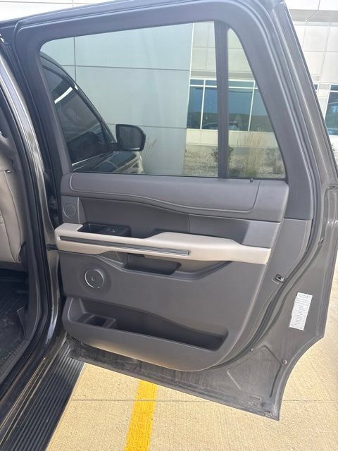 Used 2019 Ford Expedition Max XLT w/ Equipment Group 202A AWD/4WD image 10