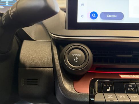 Certified 2026 Toyota Prius Plug-In Hybrid FWD image 20