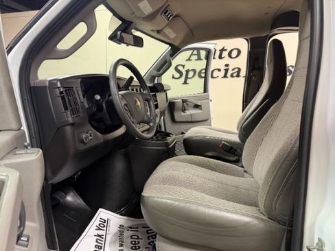 Used 2024 Chevrolet Express 3500 LT w/ LT Preferred Equipment Group RWD image 11