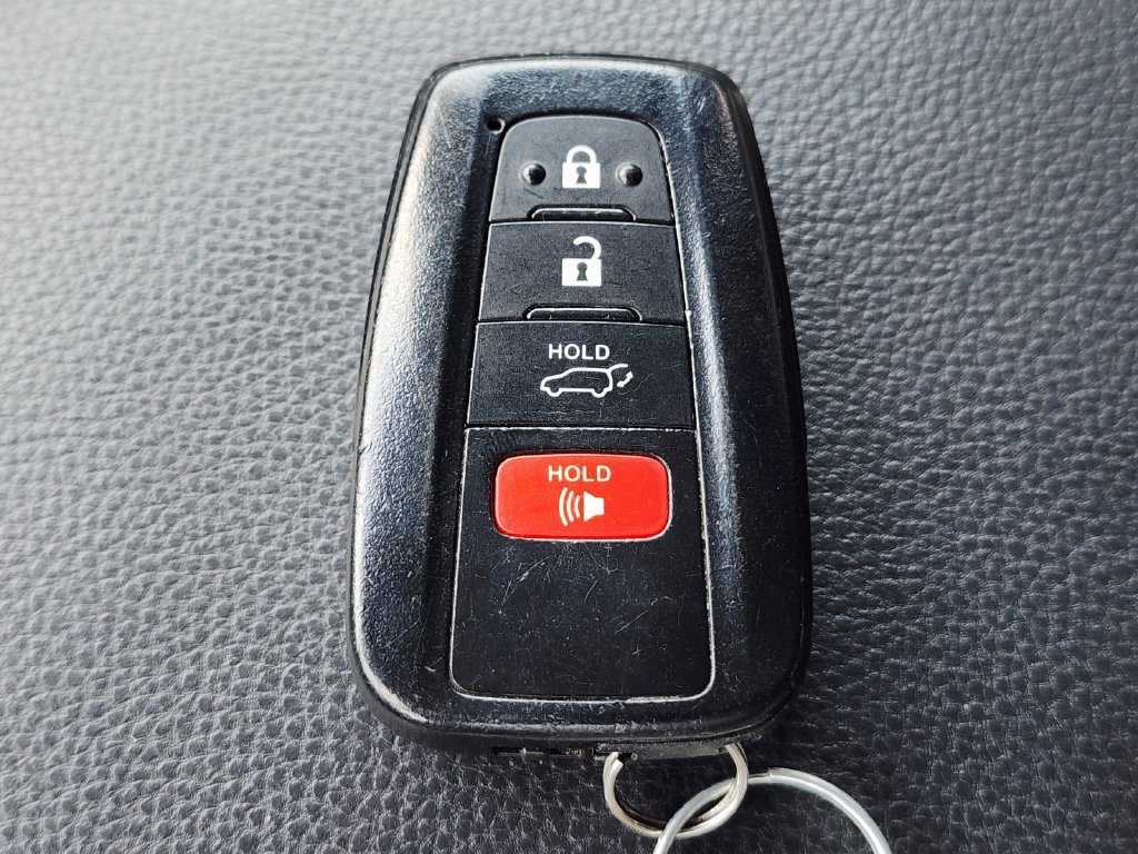 Used 2025 Toyota RAV4 XLE w/ Convenience Package FWD image 35