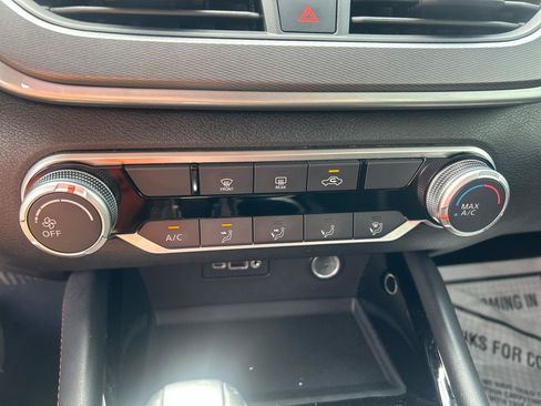Used 2023 Nissan Altima 2.5 SR FWD image 19