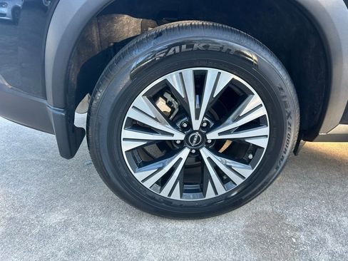 Used 2023 Nissan Rogue SV image 26