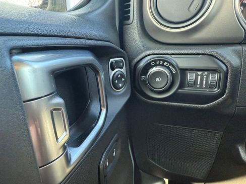 Used 2019 Jeep Wrangler Unlimited Sport S image 24