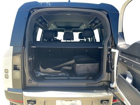 New 2026 Land Rover Defender 110 V8 AWD/4WD image 18