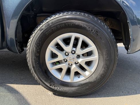 Used 2014 Nissan Frontier SV w/ SV Value Truck Package AWD/4WD image 9